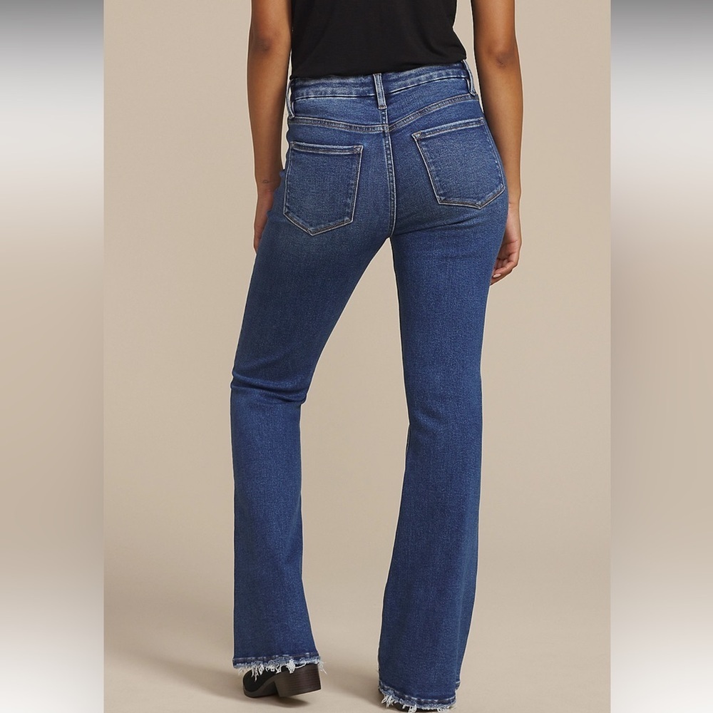 Flying Monkey™ High Rise Frayed Hem blue
Flare Jean size 24 - Picture 3 of 10